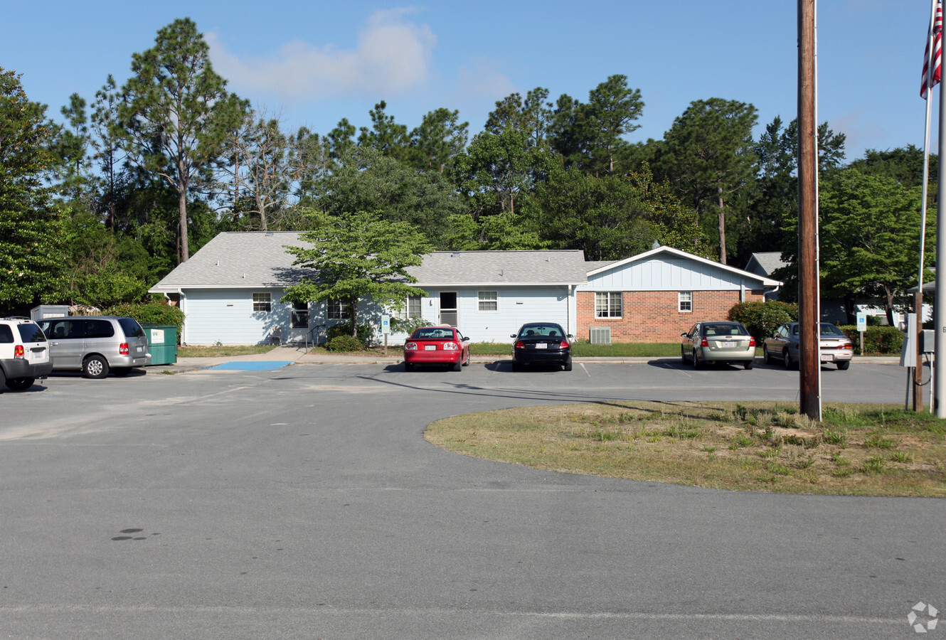 Photo - Glover Plaza Apartments