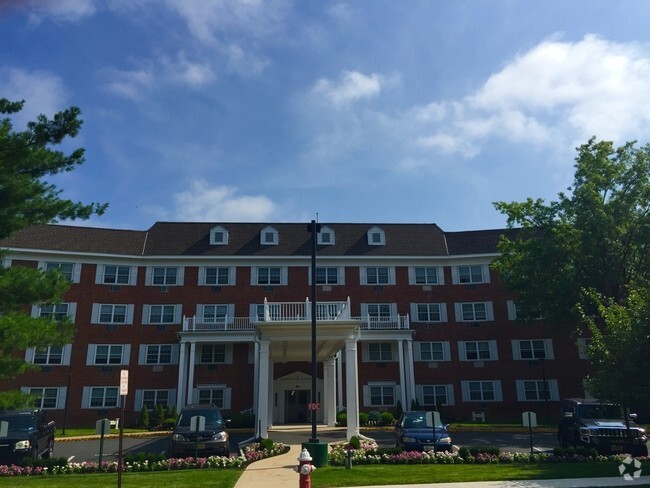 Building Photo - Marian Manor Apartments