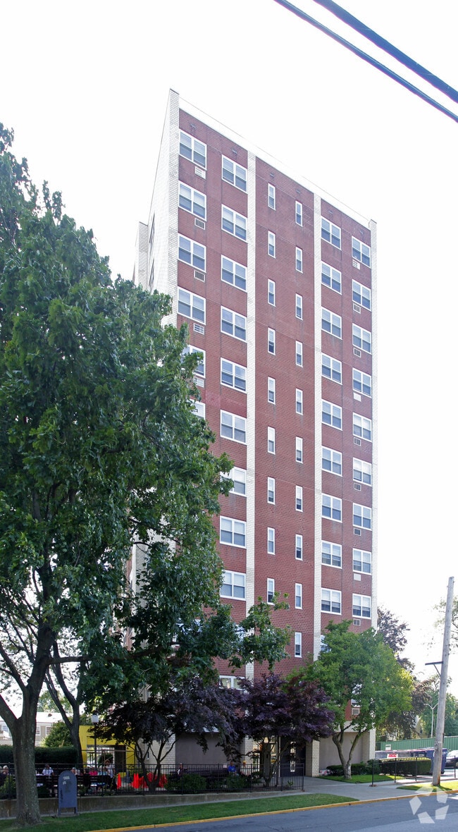 Primary Photo - Maple Center Rental