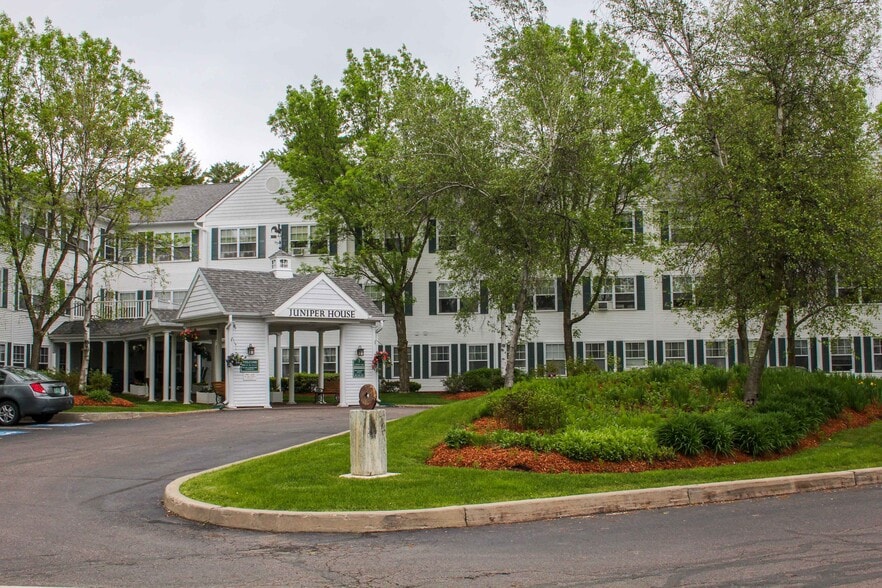 Bootstrap via serper_images (https://www.after55.com/vt/south-burlington/pines-senior-living/p5dpwvv)