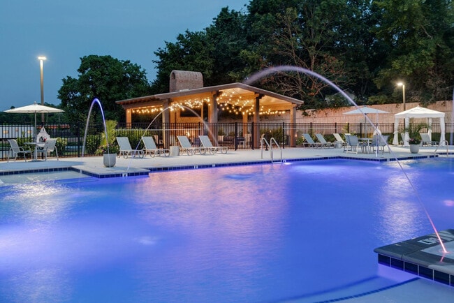 Building Photo - Reunion Township Apartments at 109