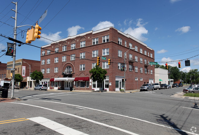 Primary Photo - Sanford Makepeace Apartments