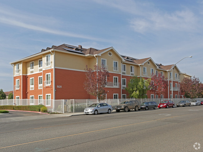 Photo - Sierra Gateway I Apartments