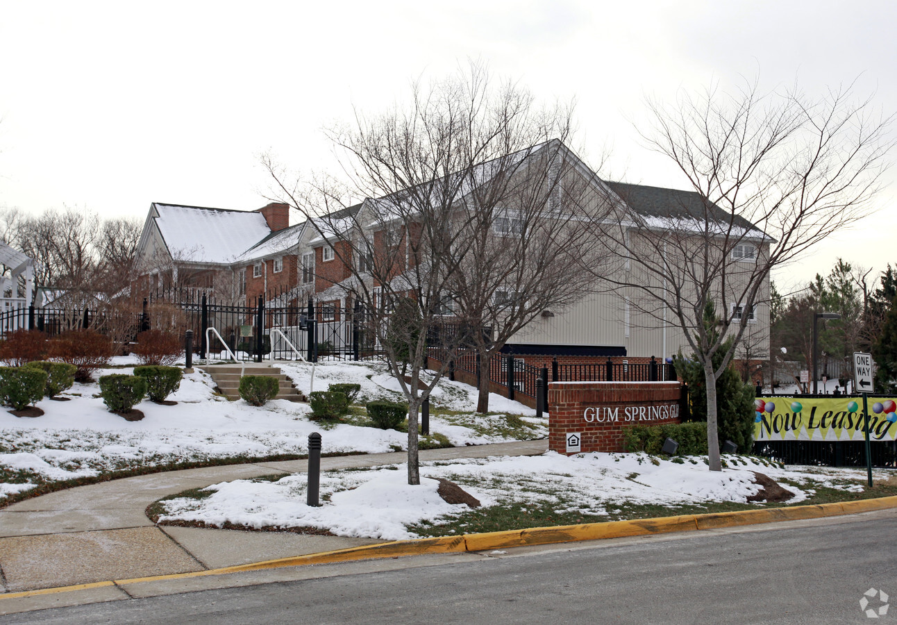 Gum Springs Glen - Gum Springs Glen Apartments