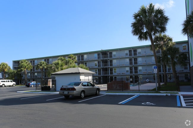 Building Photo - Remington Apartments