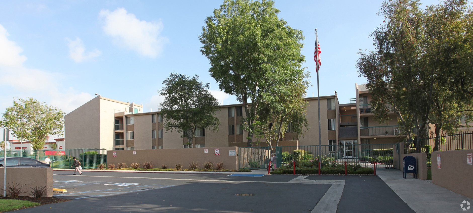 Photo - Del Amo Gardens Apartments