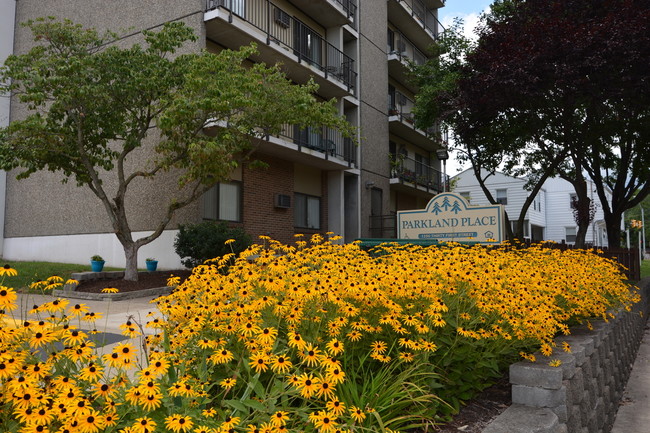 Parkland Place - Senior Community - Parkland Place - Senior Community Apartments