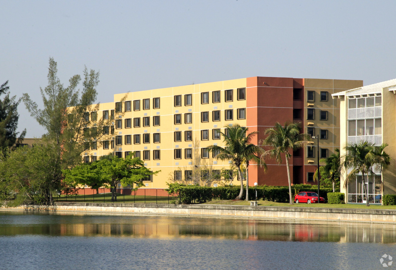 Photo - Saga Bay Apartments