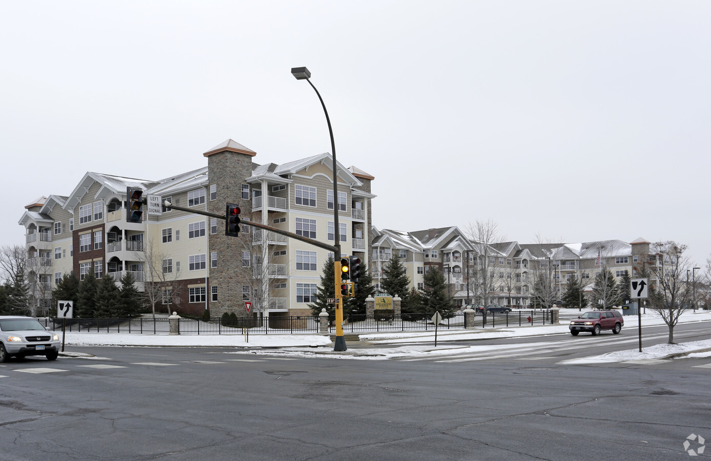 Photo - Applewood Pointe of Bloomington Apartments