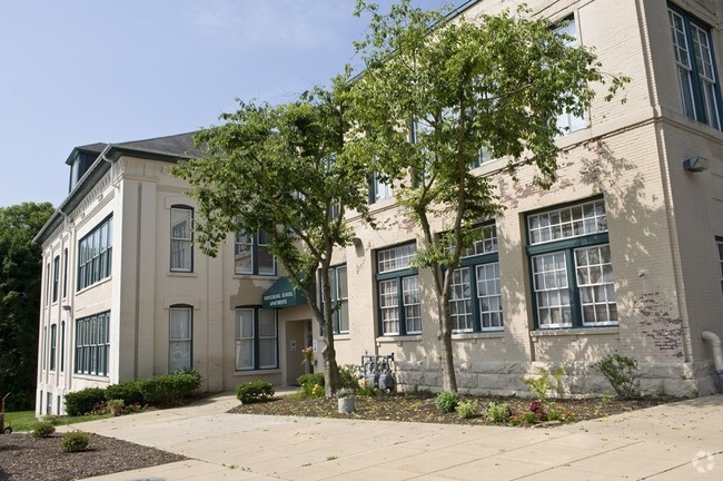 Primary Photo - Parkesburg School Apartments