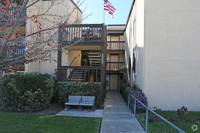 Building Photo - Pacific Beach Shores Rental