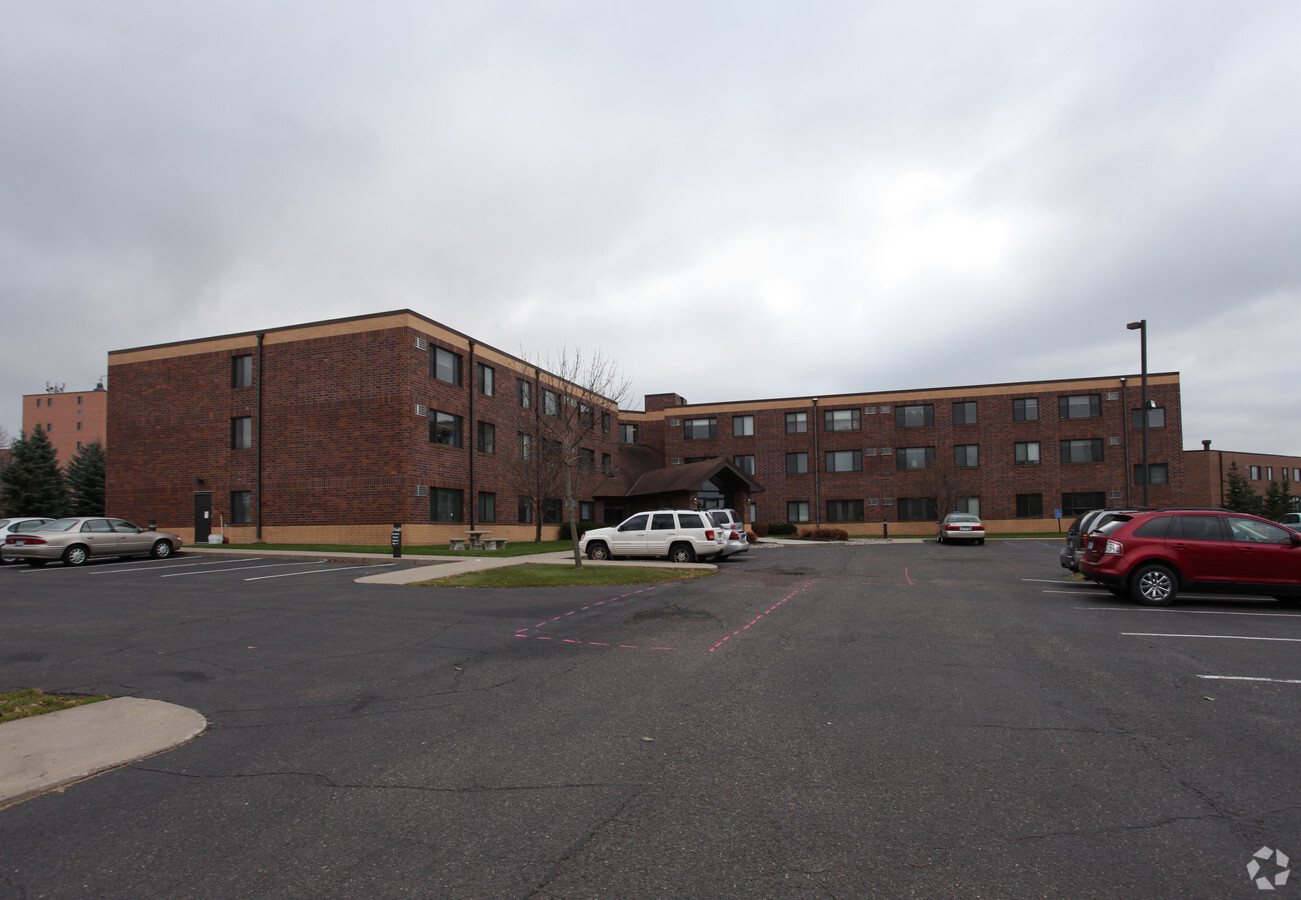 Benet Place - Benet Place Apartments