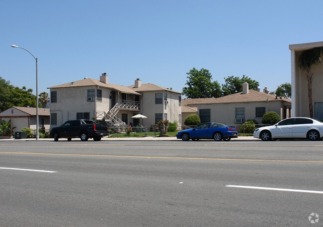 Building Photo - 8831 La Mesa Blvd Rental
