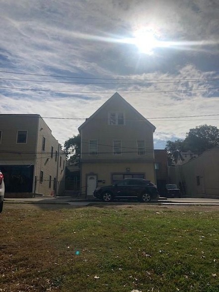 Photo - 17 S Macquesten Pkwy Unit 2nd floor Condo