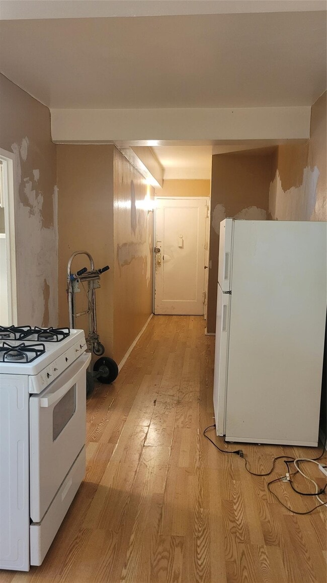 Building Photo - 1604 Metropolitan Ave Rental