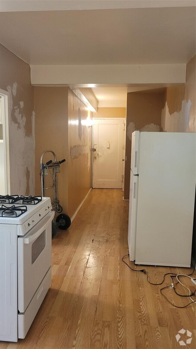 Building Photo - 1604 Metropolitan Ave Rental