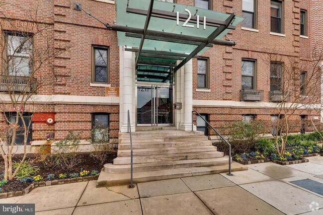Building Photo - 1211 Light St Rental