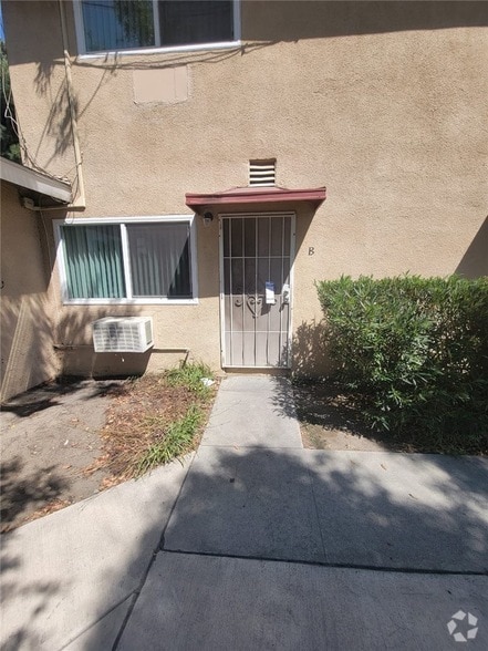 Building Photo - 4505 Canoga St Rental