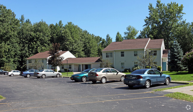 Primary Photo - Holly Grove Apartments