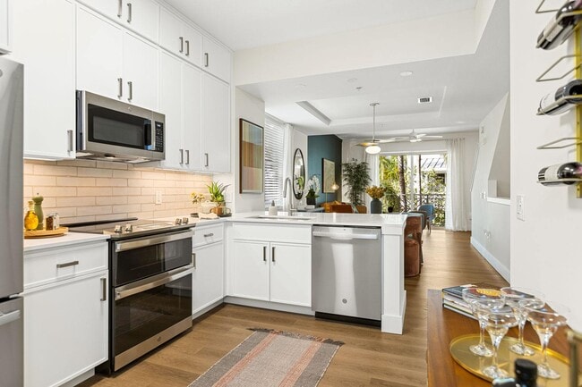 Building Photo - ANKR Wilton Manors