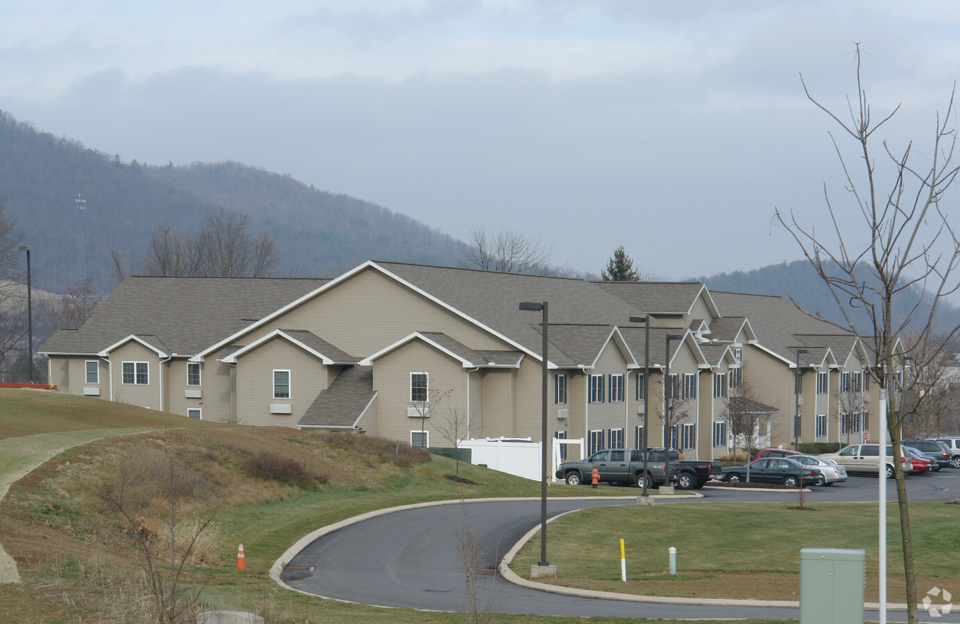 Wyndtree Court Senior Apartments - Wyndtree Court Senior Apartments