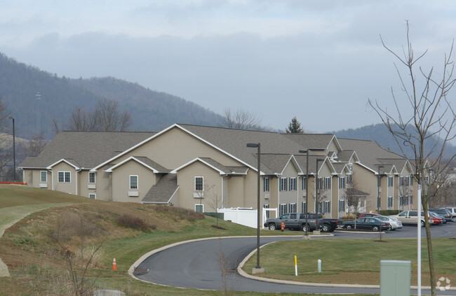 Building Photo - Wyndtree Court Senior Apartments