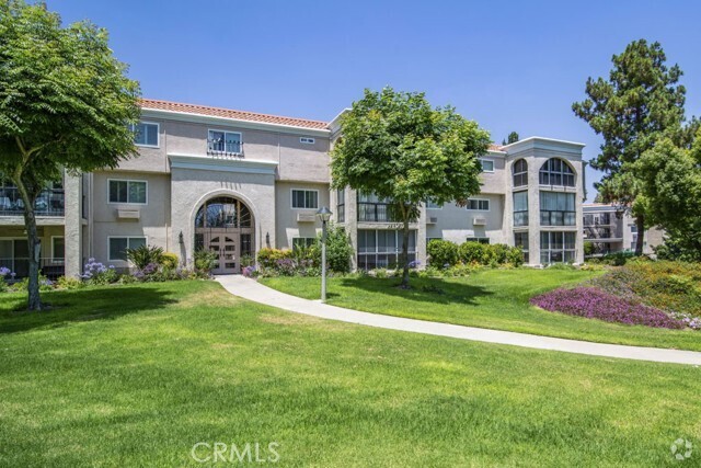 Building Photo - 5500 Paseo Del Lago W Rental