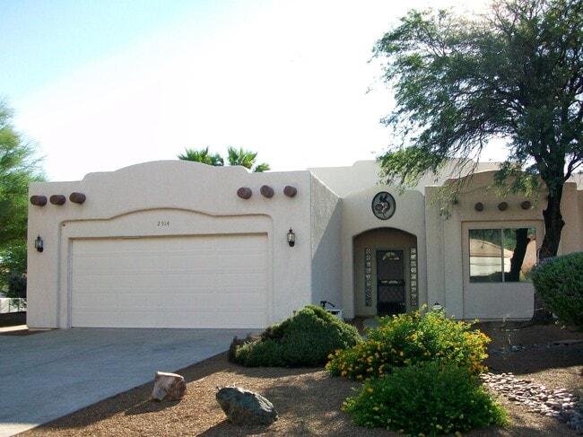 Building Photo - 2514 N Camino Reloj