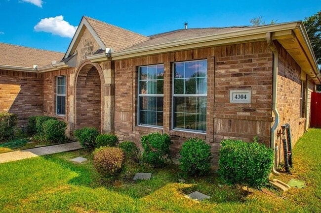 Photo - 4304 Fieldwood Dr Rental