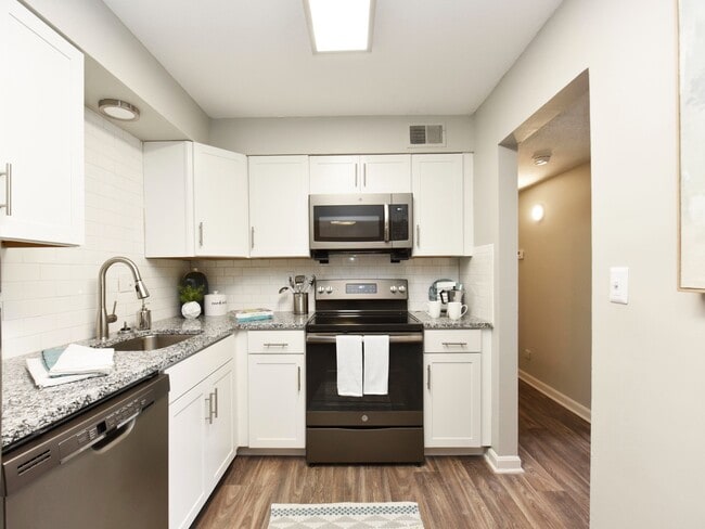 Building Photo - The Harper