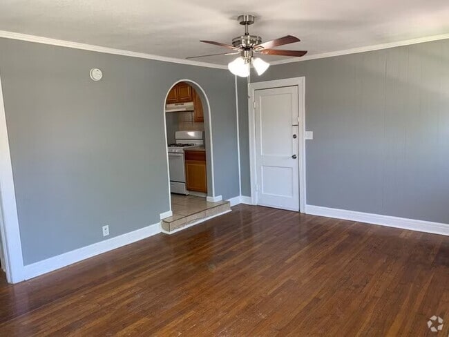 Building Photo - 2815 Primrose Ave Rental