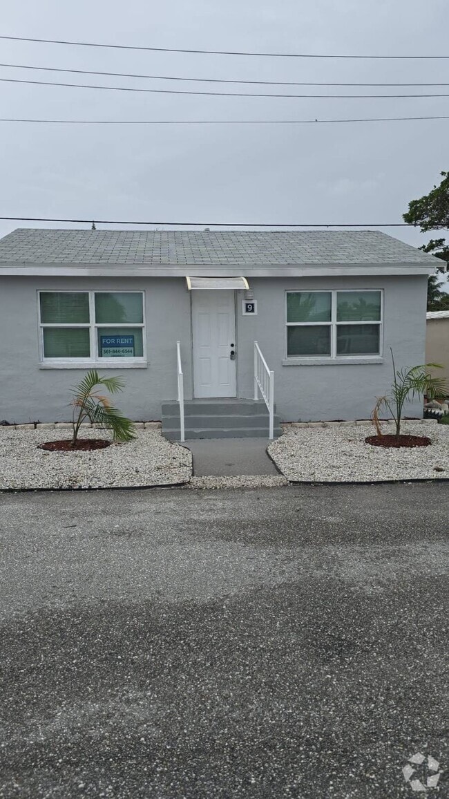 Building Photo - 9 15 Pne Rdg Dr Rental