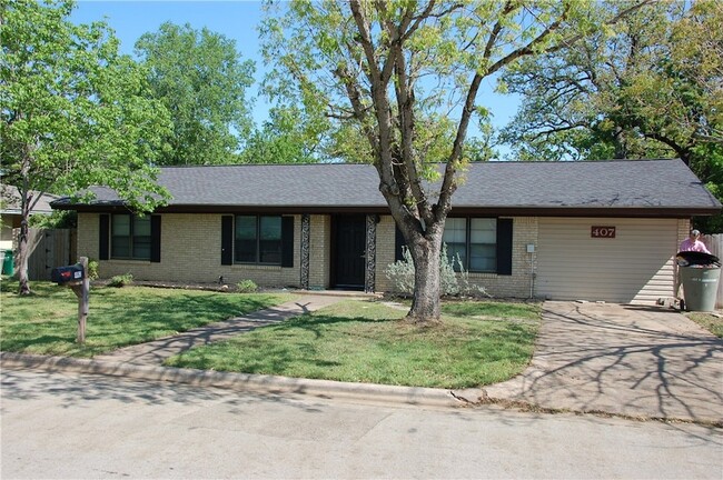 Photo - 407 W Brookside Dr Rental