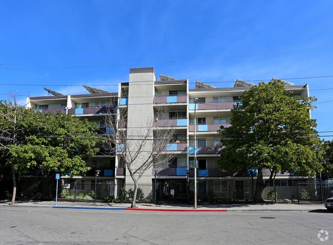Building Photo - St. Patrick's Terrace Rental
