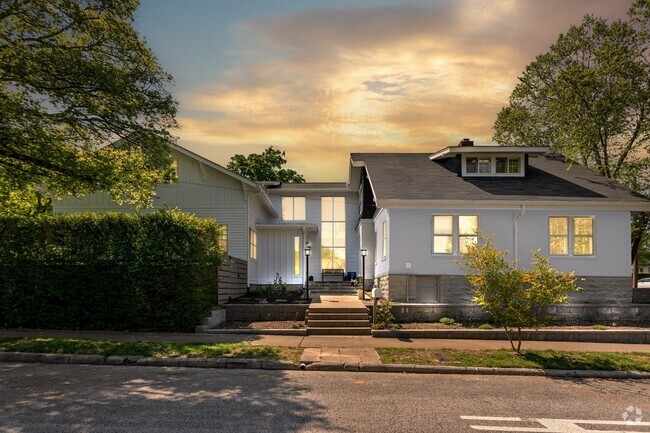 Building Photo - 2501 Barton Ave Rental