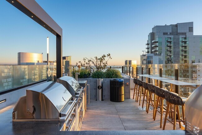 Building Photo - 675 9th Avenue Unit 2105 Rental