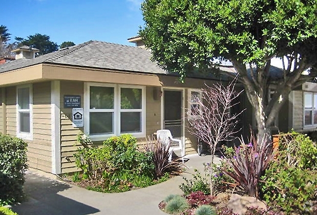 Primary Photo - Bee Street Housing Rental