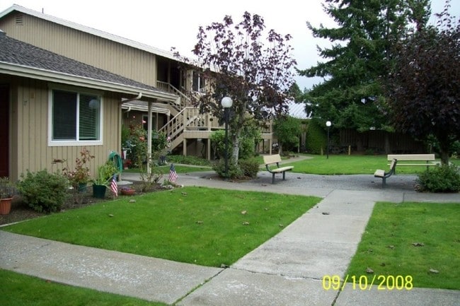 Primary Photo - 715 G St Rental