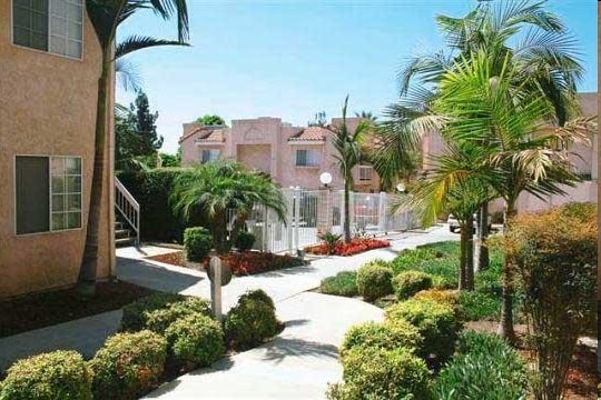 Building Photo - Huntington Oaks Village Rental