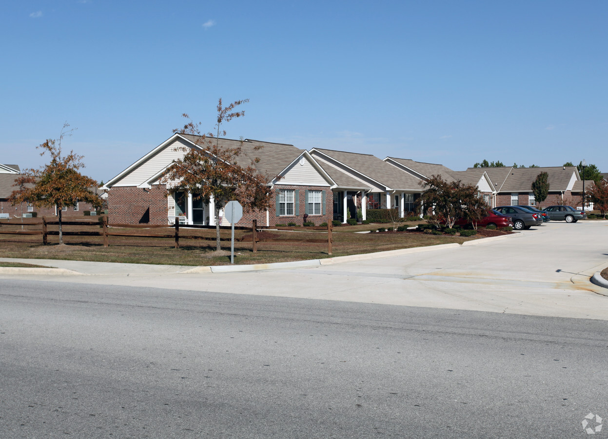 Autumn Ridge Apartments - Autumn Ridge Apartments