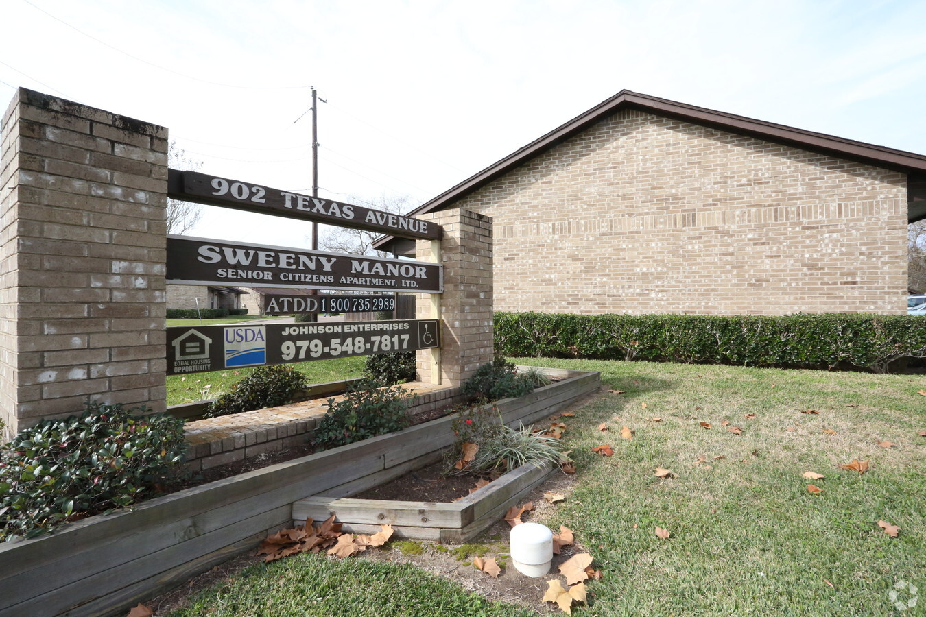 Photo - Sweeny Manor Apartments