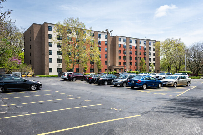 Side of Building 2 - Riveredge Village Apartments