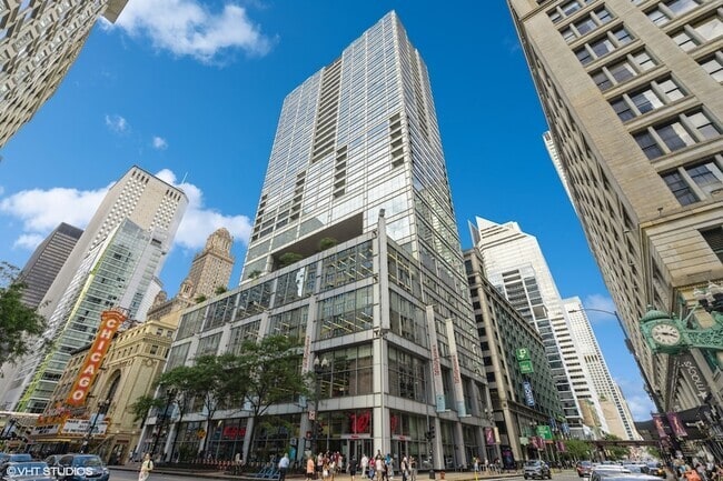 Building Photo - 8 E Randolph St Rental