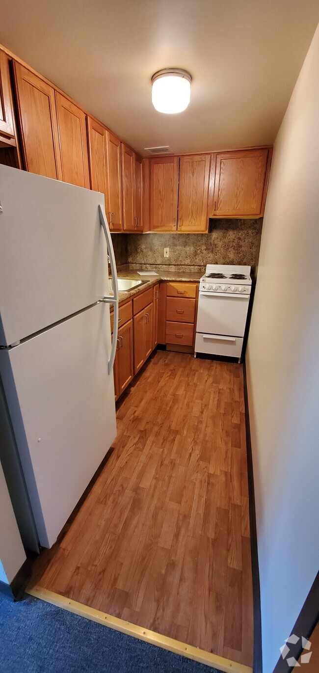 Kitchen - Fairmont Arbors Rental