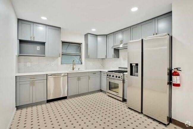 Building Photo - 6 Miller Ave Rental