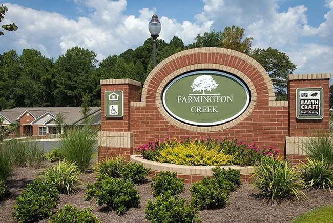 Building Photo - Farmington Creek Apartments