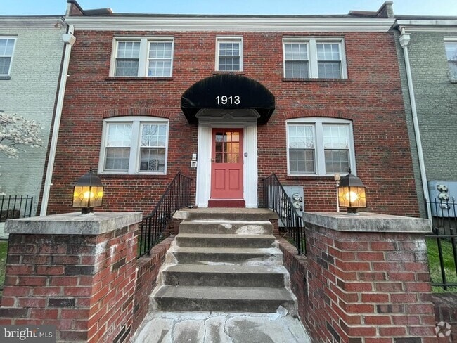 Building Photo - 1913 Rosedale St NE Rental