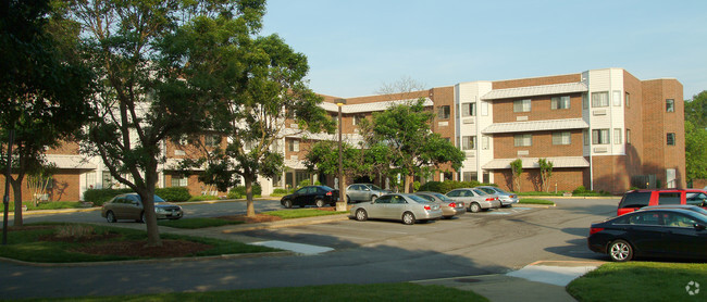 Primary Photo - Heritage Oaks Rental