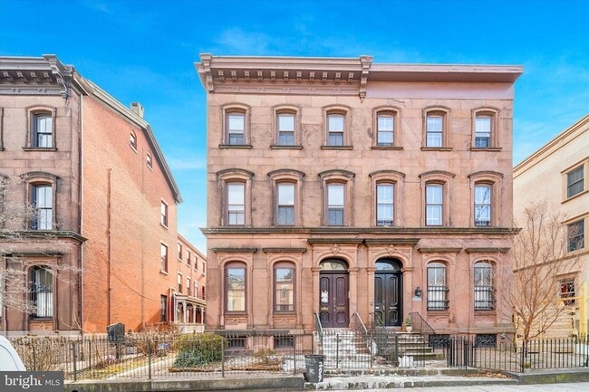 Photo - 2008 W Girard Ave Townhome