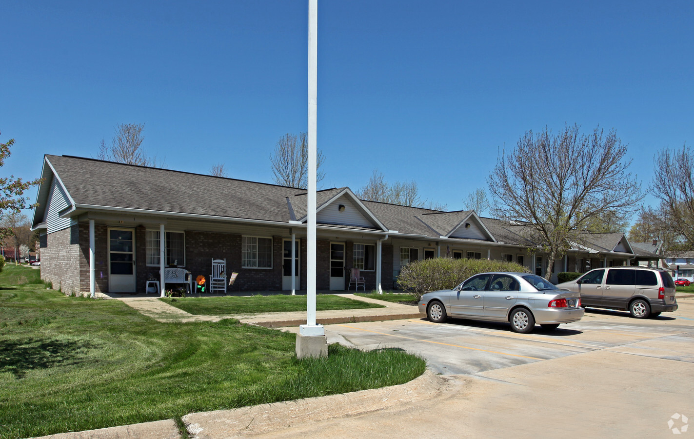 Photo - Courtyard Apartments